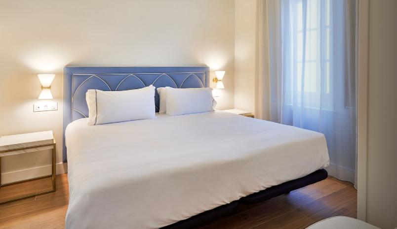 Tandem Palacio Veedor De Galeras Suites Cadiz Exterior photo