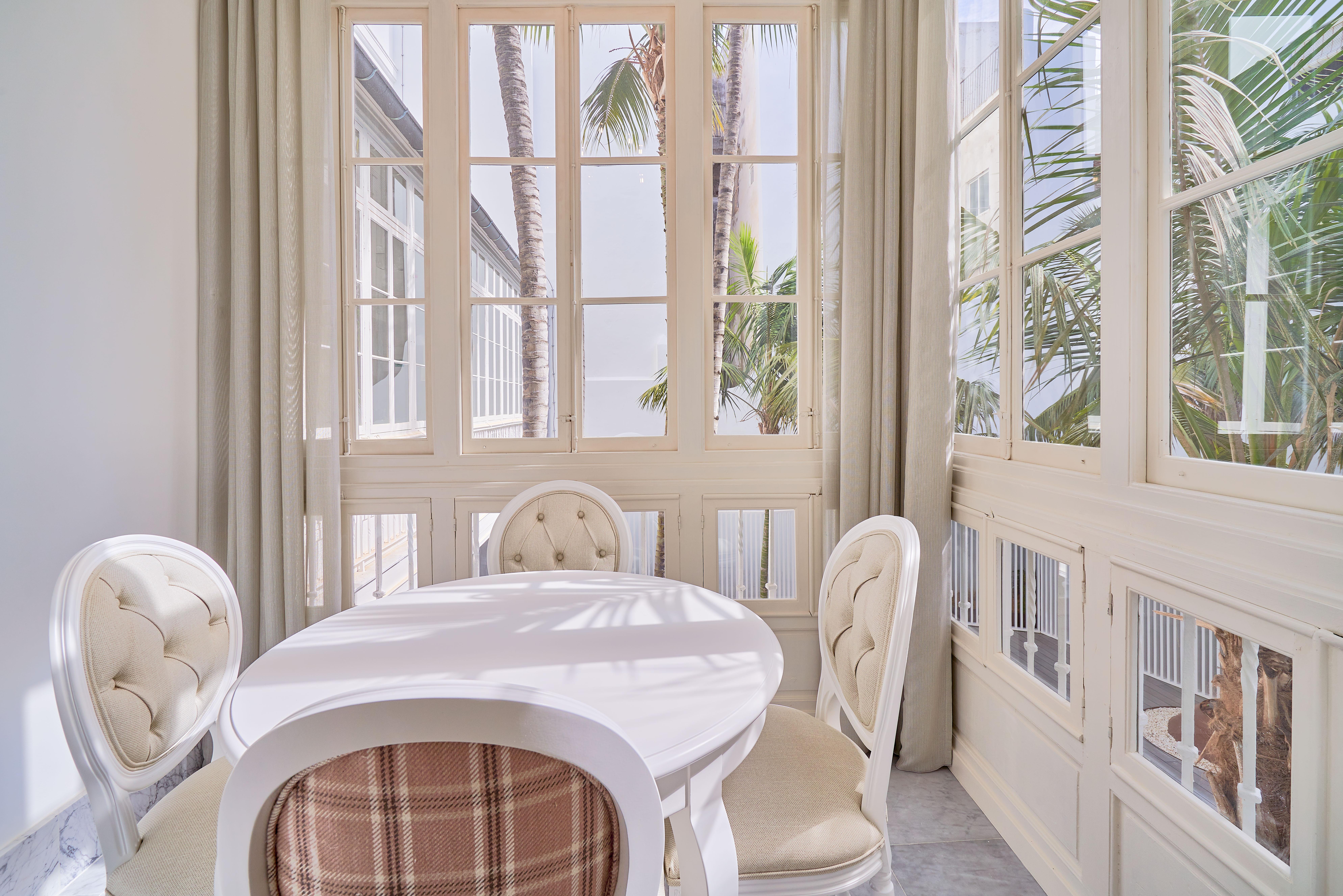 Tandem Palacio Veedor De Galeras Suites Cadiz Exterior photo