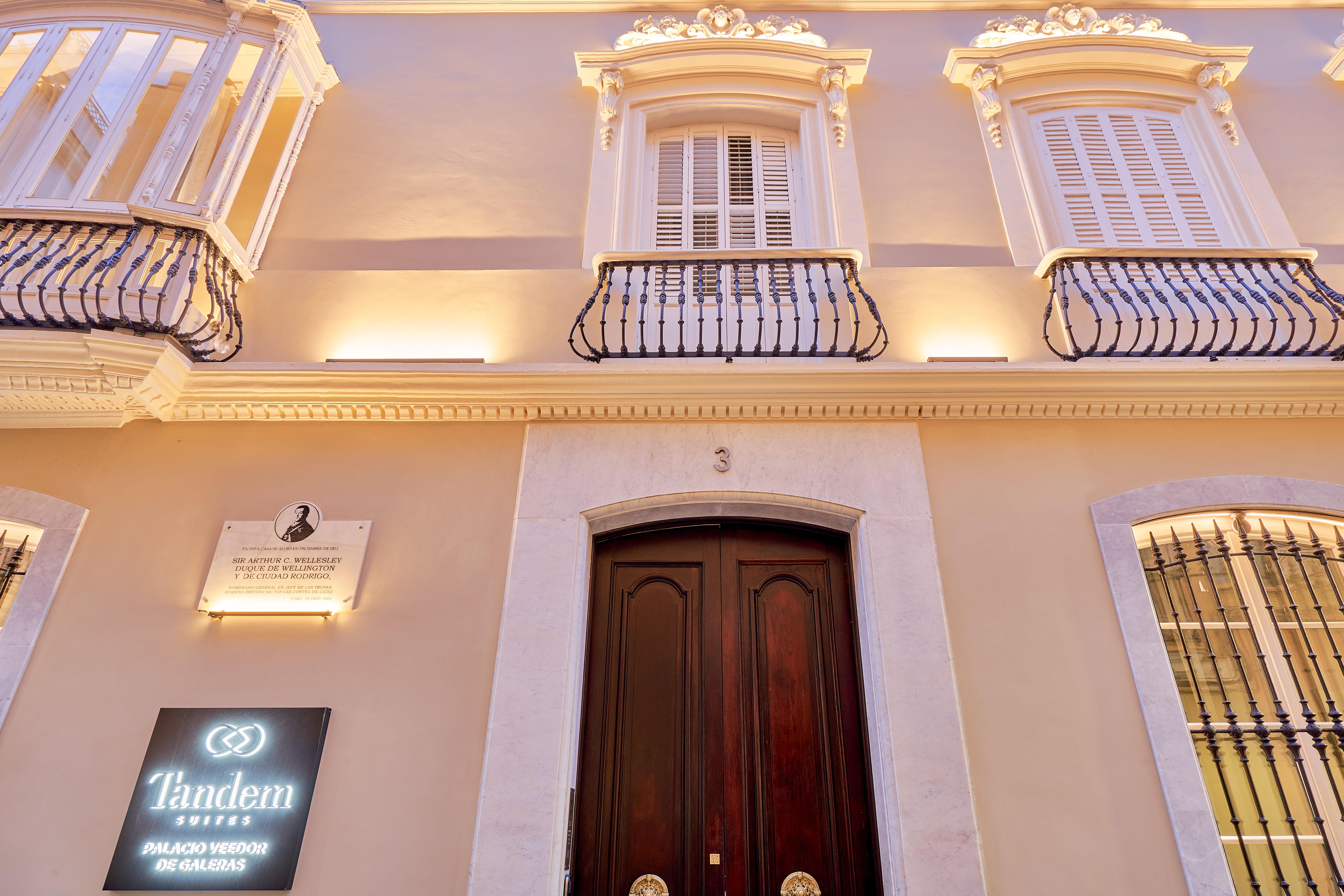 Tandem Palacio Veedor De Galeras Suites Cadiz Exterior photo