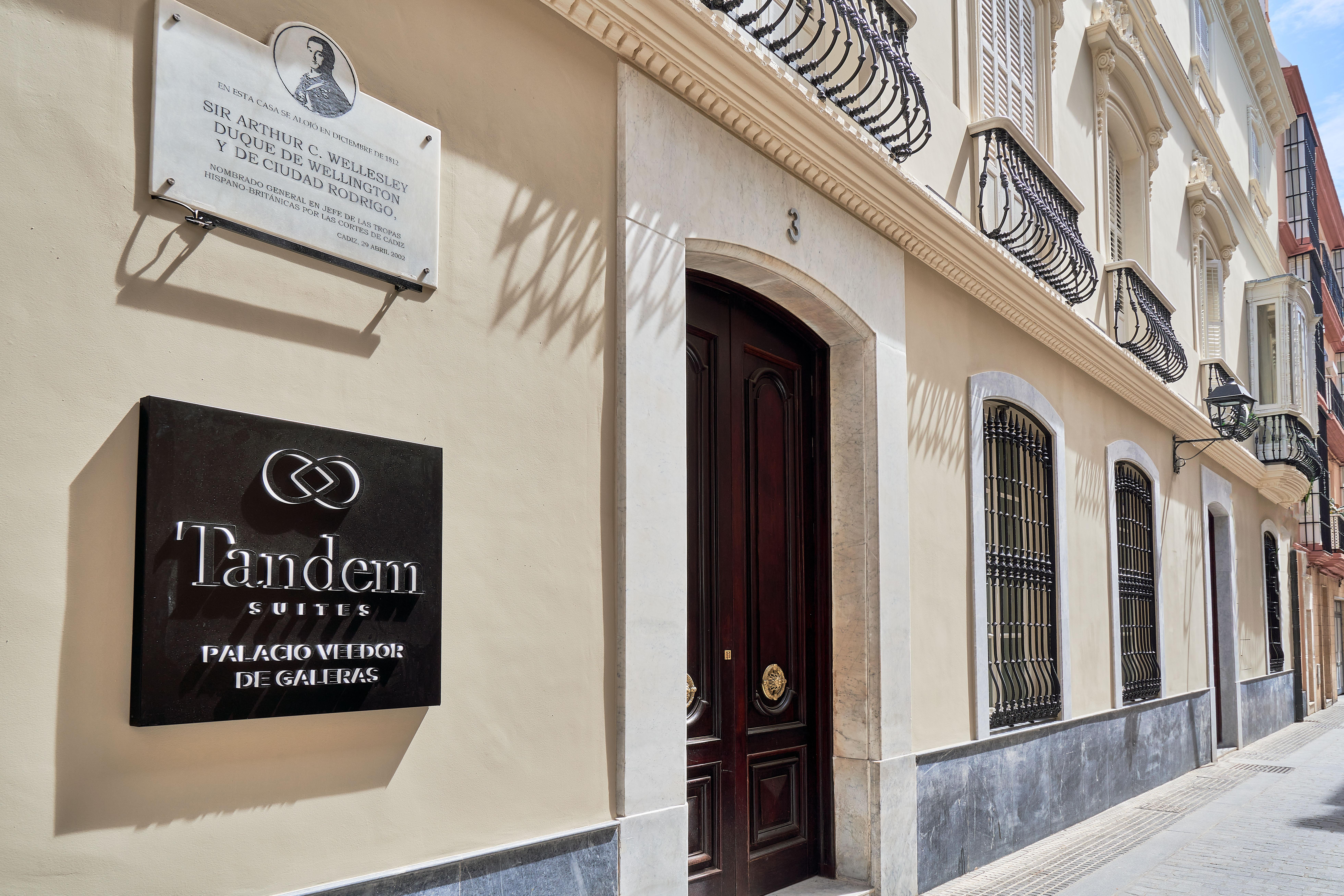 Tandem Palacio Veedor De Galeras Suites Cadiz Exterior photo