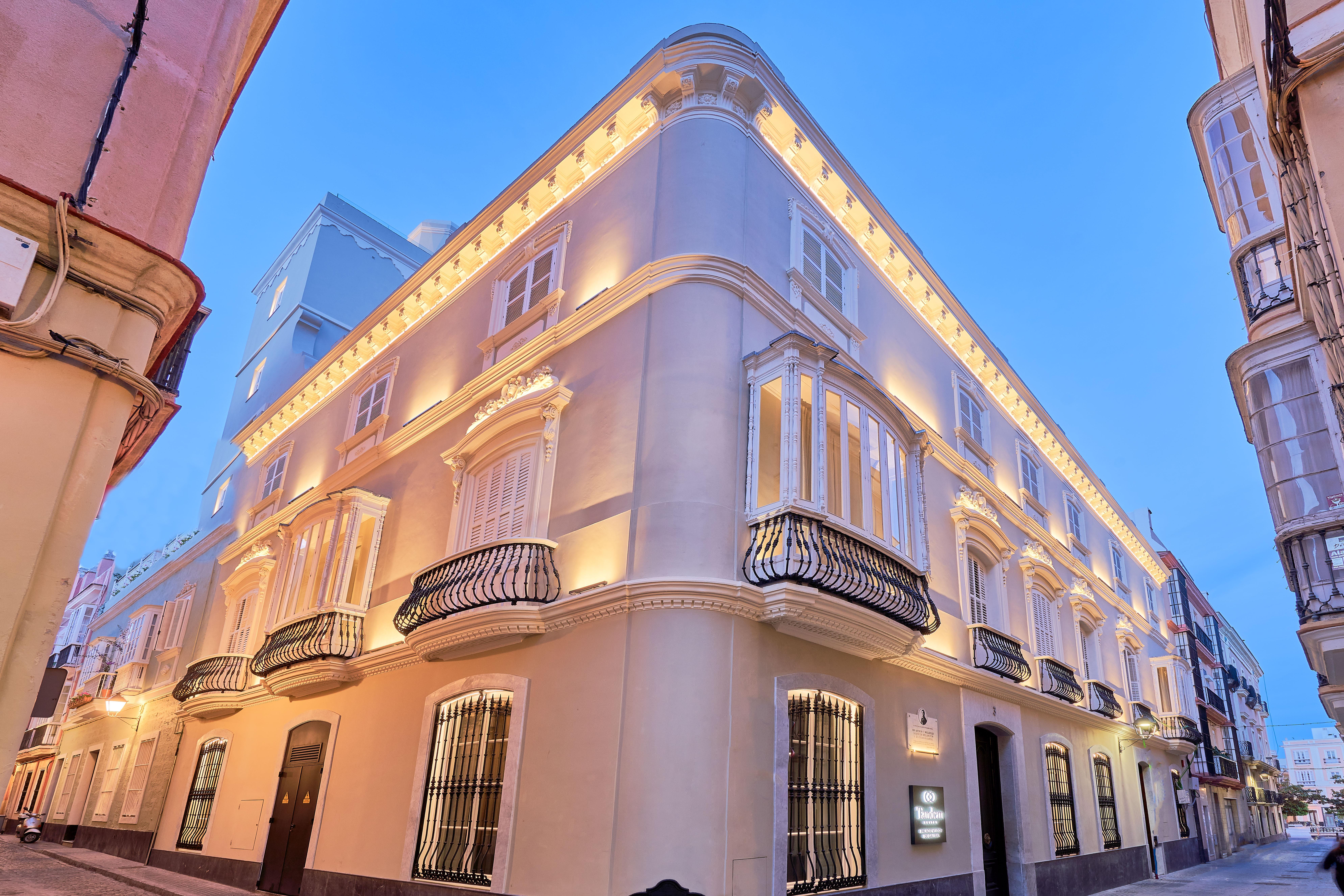 Tandem Palacio Veedor De Galeras Suites Cadiz Exterior photo